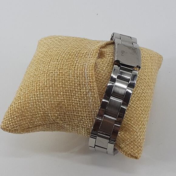 Women's Unbranded Wristwatch Silver Tone Analog Bracelet Style Band Career - Picture 7 of 12